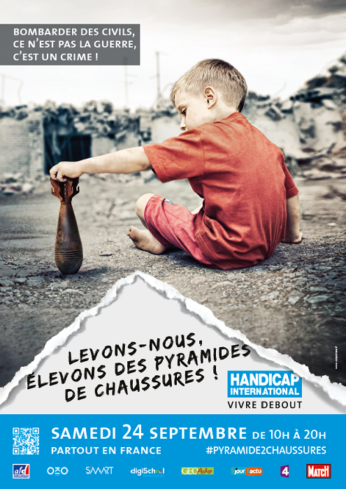 22ème édition de la Pyramide de chaussures organisée par Handicap International le 24 septembre 2016 pour dire NON aux bombardements des civils