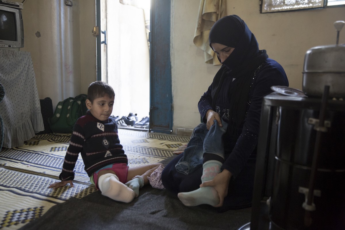Khaled, 4 ans, a déjà vécu le pire. Il est aujourd'hui accompagné par Handicap International © P. de Poulpiquet / HI