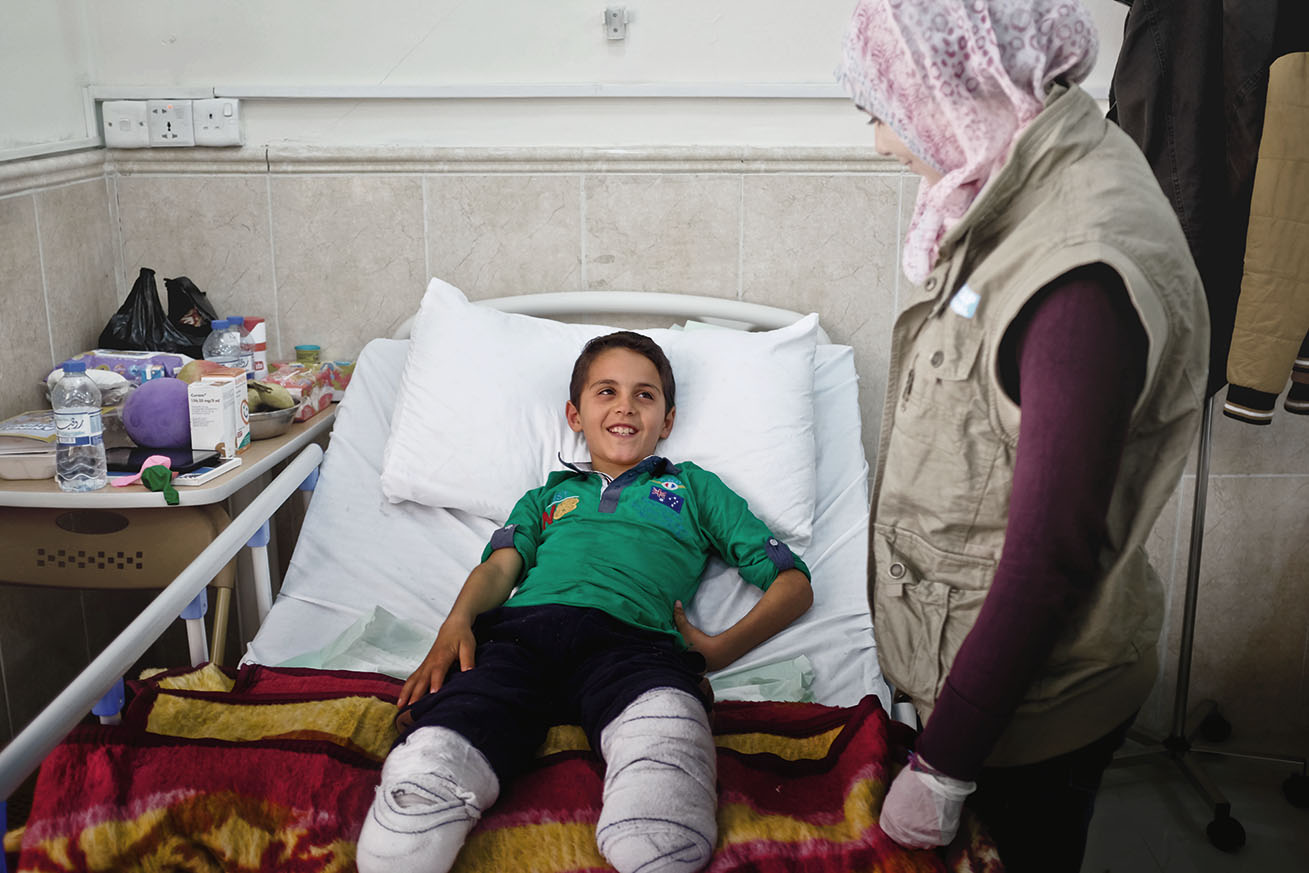 Baker, blessé lors d'un bombardement à Mossoul en Irak Baker, 9 ans, amputé des 2 jambes