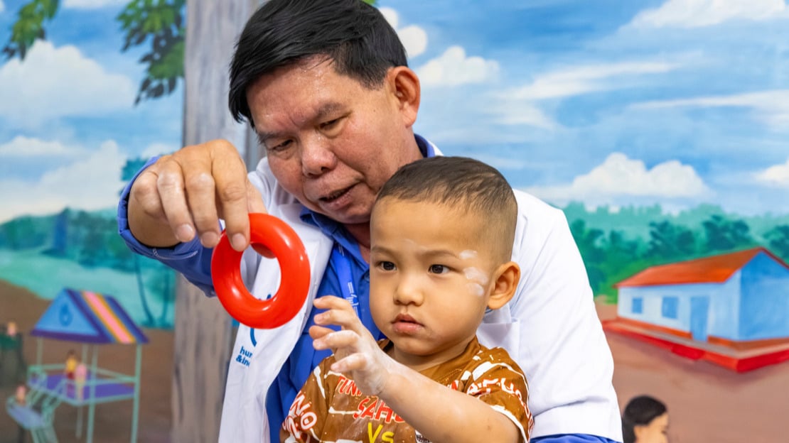 Cambodge : un nouveau départ pour Saraneth grâce à la kinésithérapie