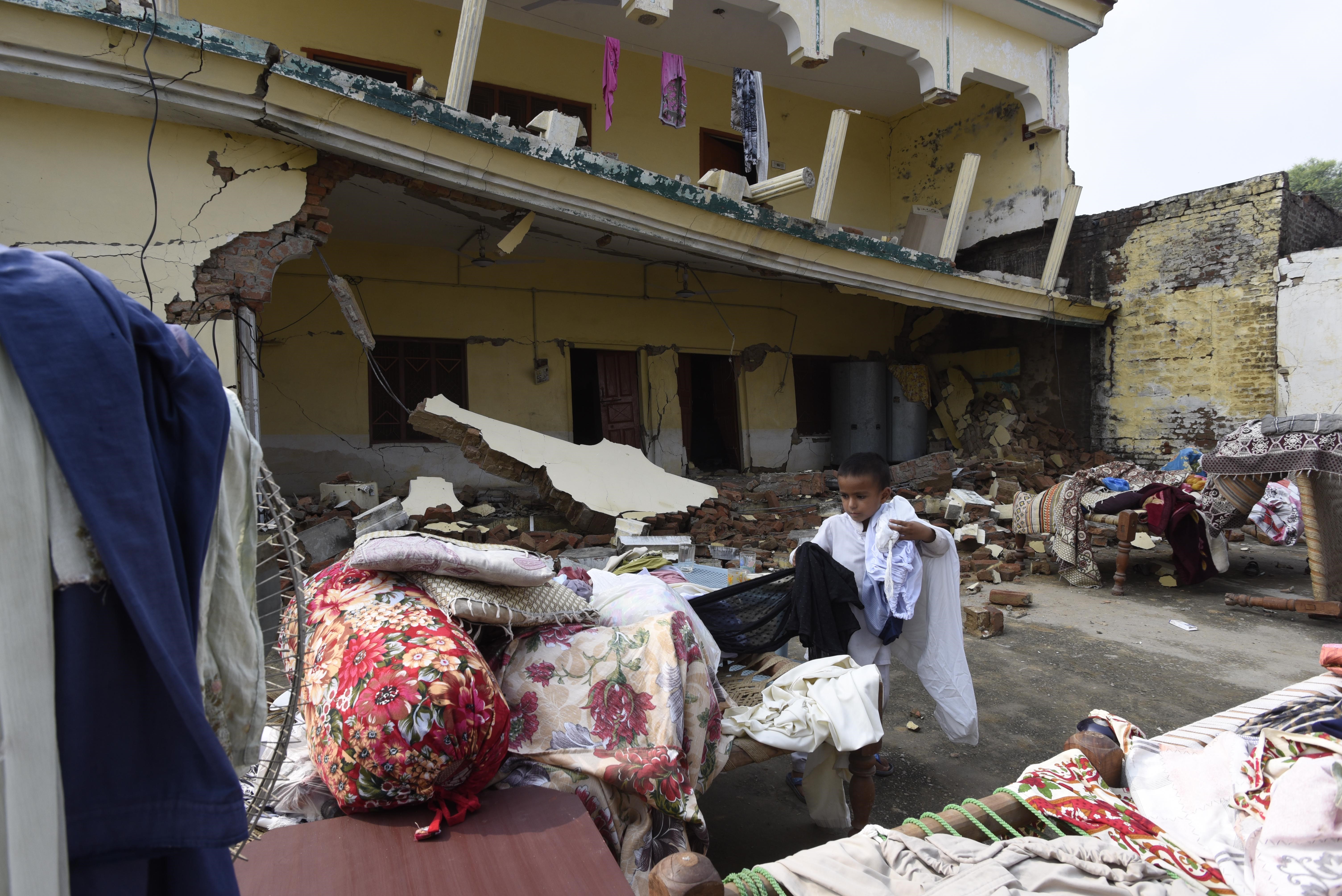 Dans la province du Pendjab au Pakistan, le séisme du 24 septembre 2019 a détruit plus de 450 maisons et fait de nombreuses victimes. Handicap International apporte son aide aux populations impactées.