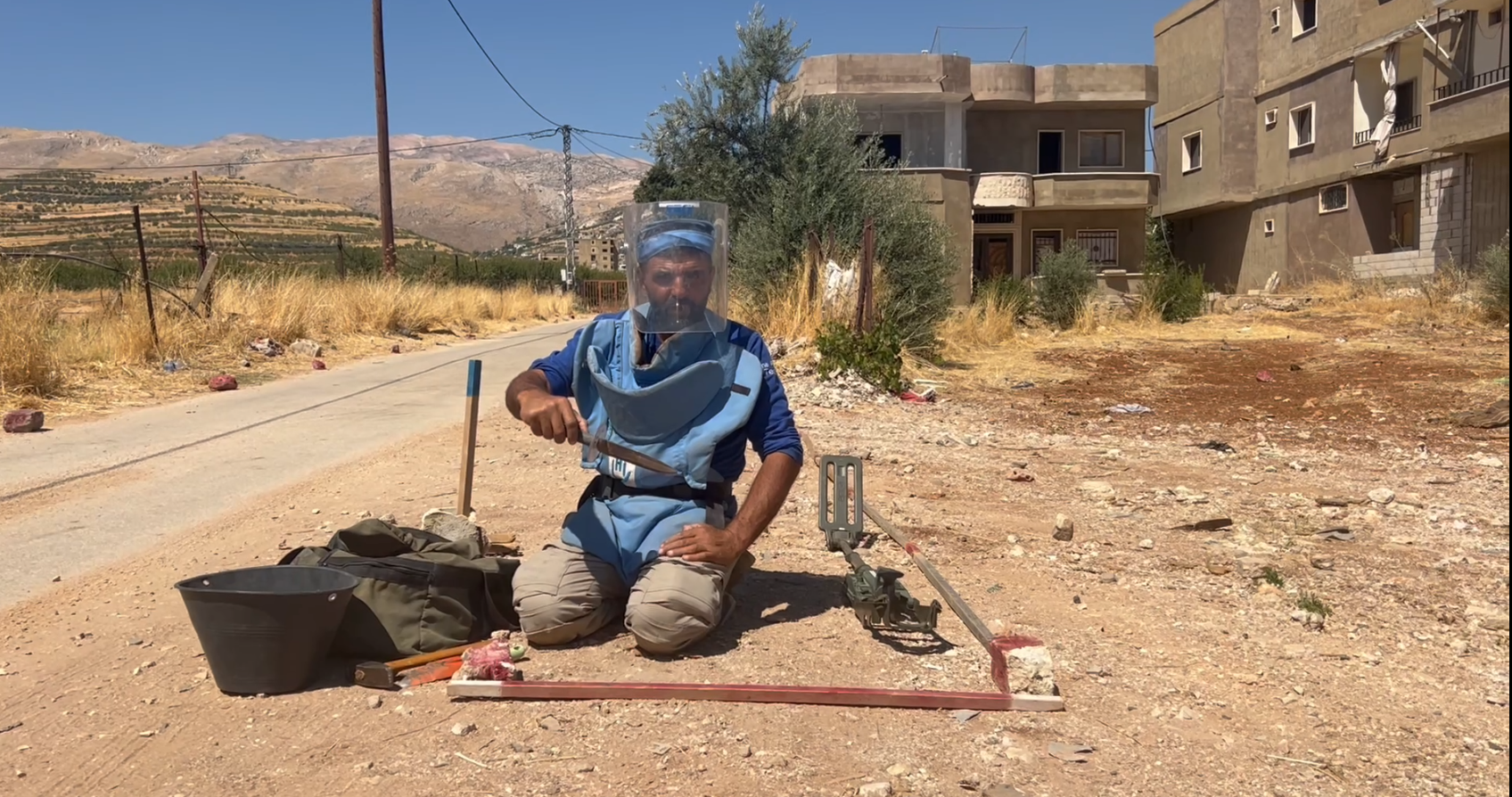 Handicap International démine les terres dans la vallée de la Bekaa