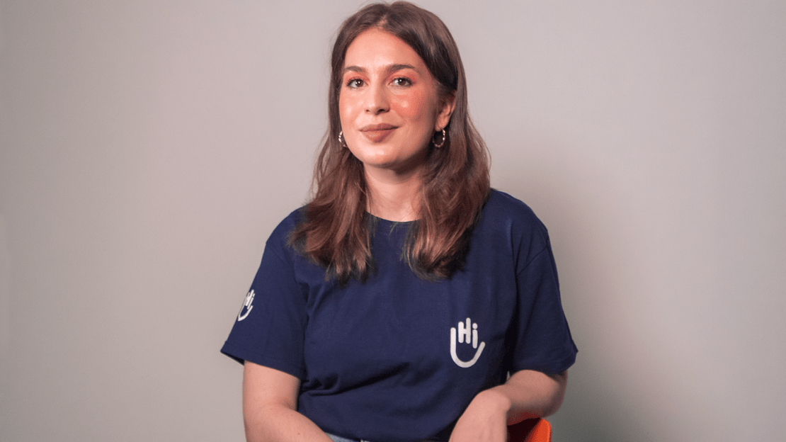 Portrait de Yasmine Daelman, conseillère en plaidoyer et politique humanitaire pour Handicap International au Yémen.