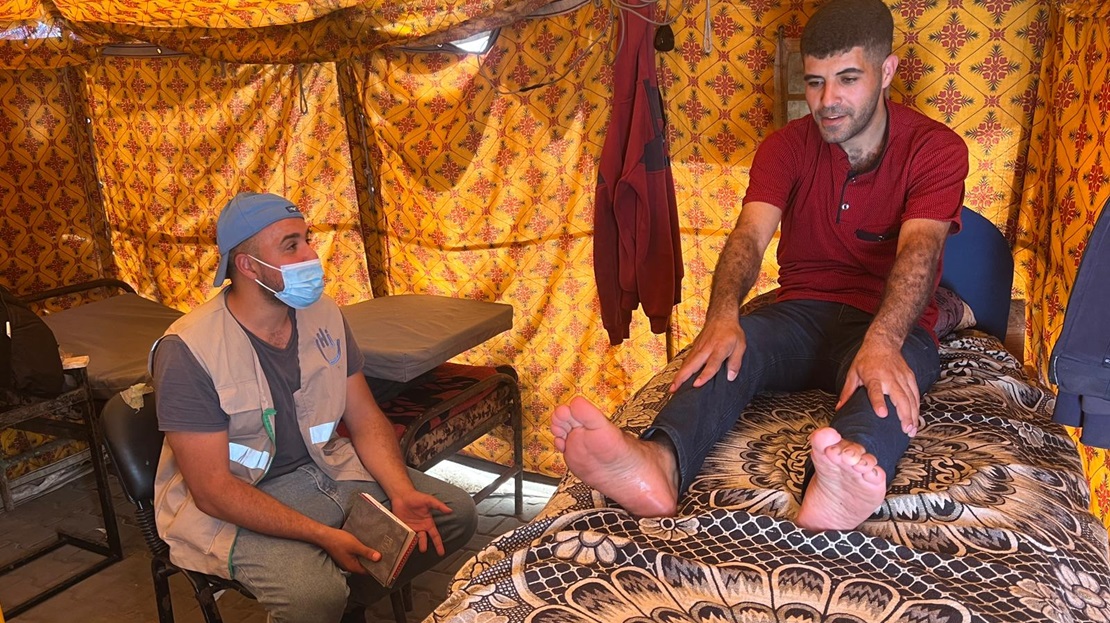 Thaer pendant une séance de réadaptation 