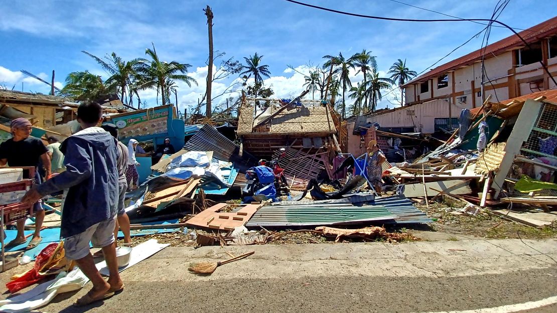 Destructions aux Philippines après le passage du super typhon Rai, entre le 16 et le 18 décembre 2021