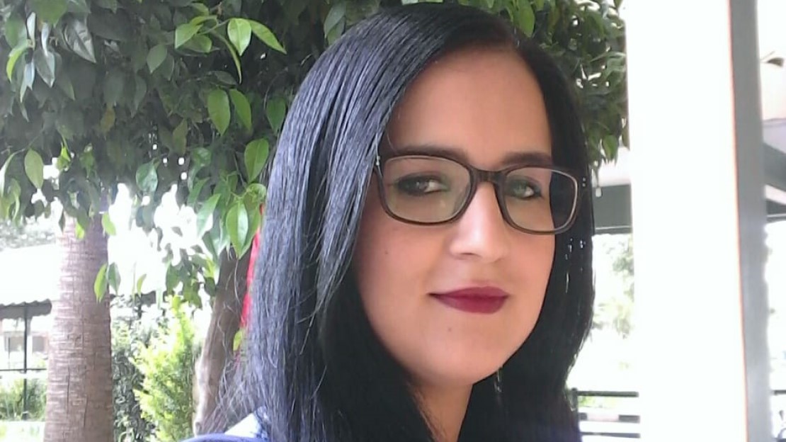 Autoportrait d'une jeune femme