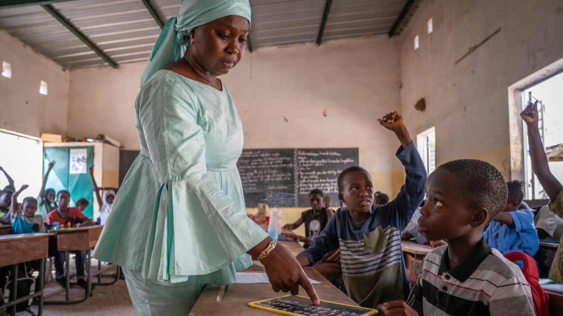 Sénégal : avec Dieynaba, les élèves sourds trouvent leur place à l’école