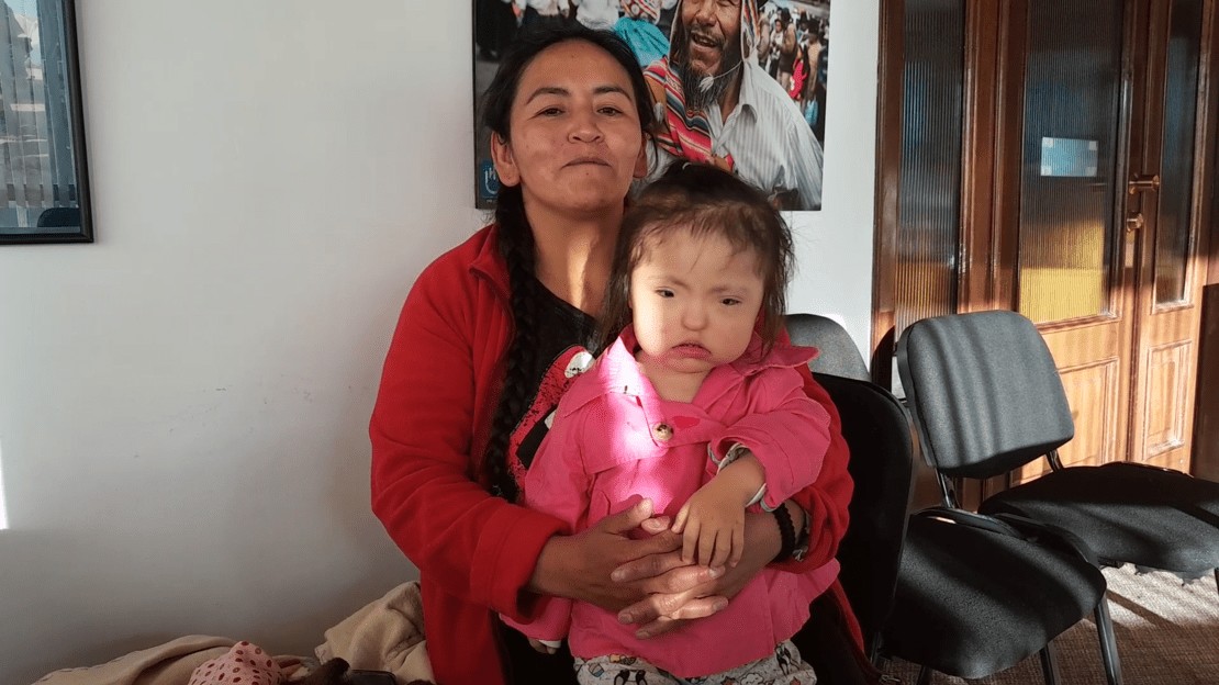 Isabel Fanny pose avec sa fille Carmen Estrella.