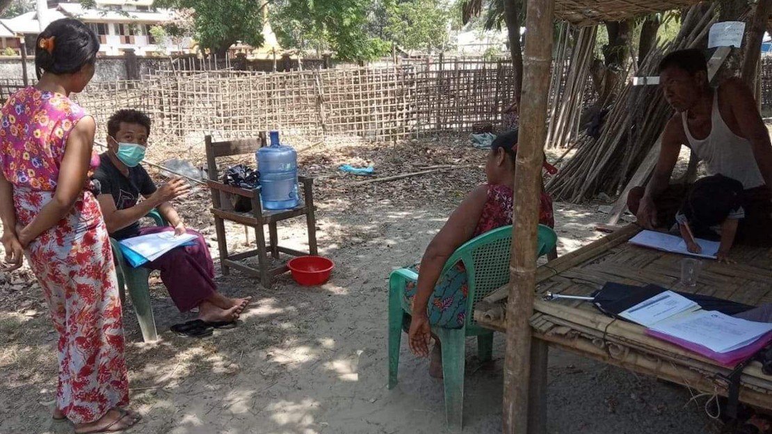 En Birmanie, Handicap International distribue du gel hydroalcoolique, des savons et des masques à ses bénéficiaires