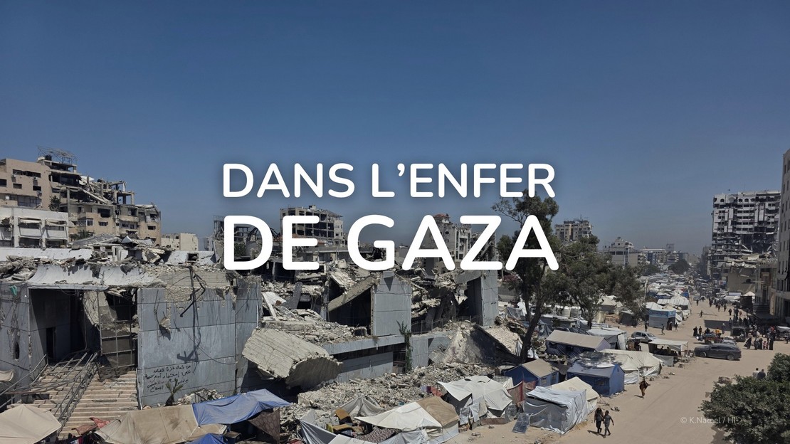 Photo montrant des immeubles et bâtiments détruits à Gaza. Apposé sur l'image, le texte 