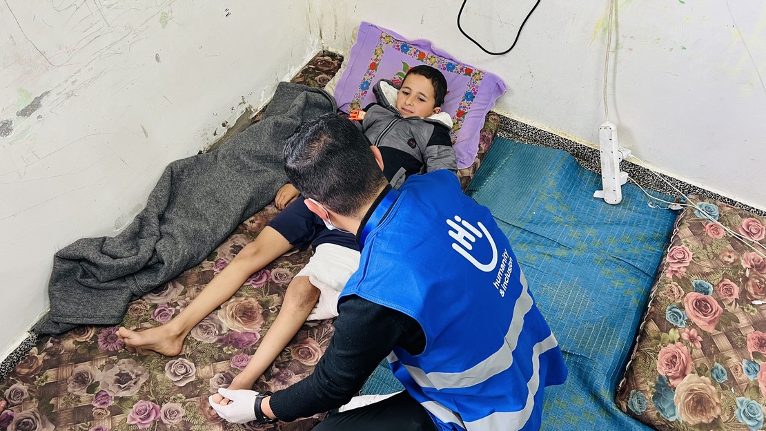 Fouad, 9 ans, est originaire de Gaza. Réfugié dans un premier temps chez son oncle, il a été blessé lorsqu'une maison voisine a été bombardée.