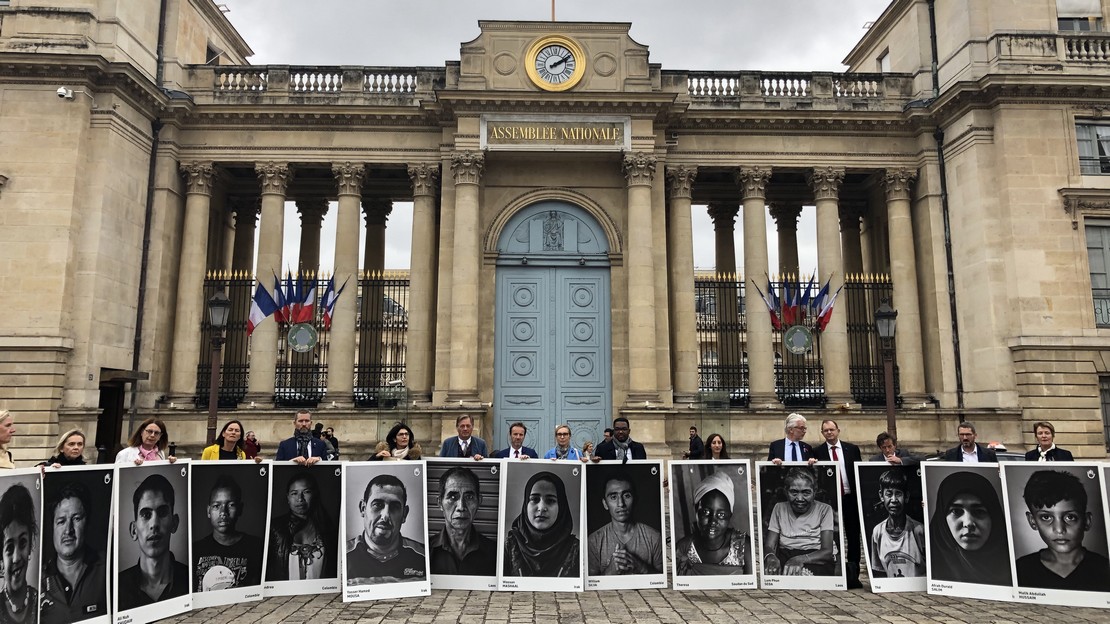 Quelques-uns des parlementaires français mobilisés avec Handicap International contre les bombardements de civils
