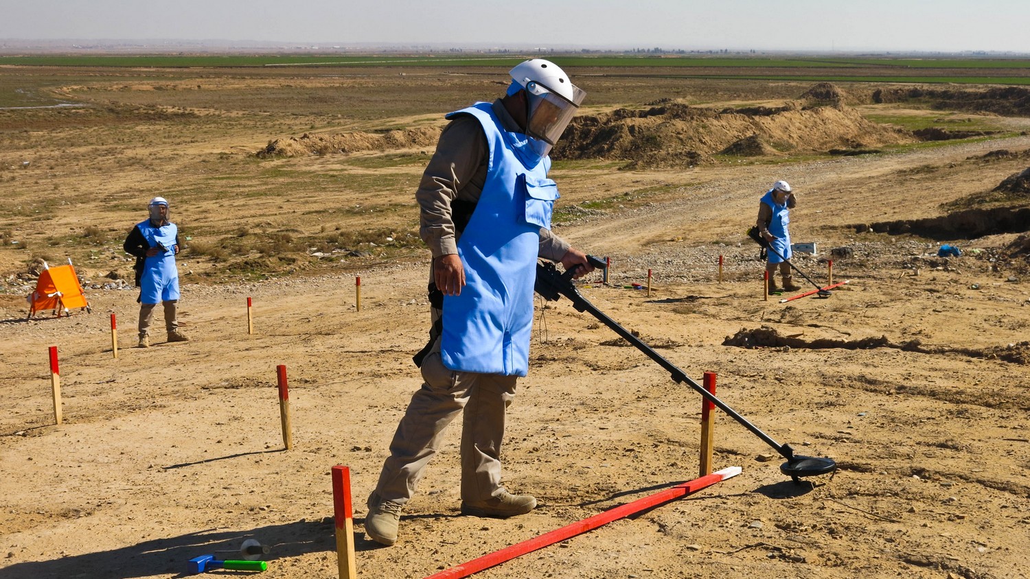 Équipe de démineurs de Handicap International en Irak