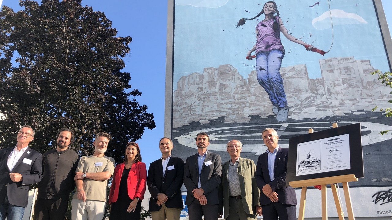 Offerte à Handicap International pour soutenir son combat contre les bombardements de civils, la fresque de l'artiste de rue Brusk a été inaugurée le 21 septembre dernier à proximité du siège de l'association à Lyon.