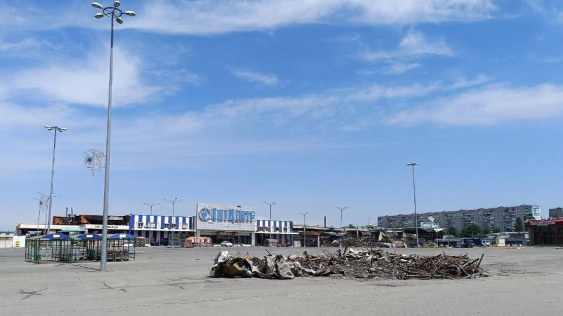 Le 25 mai 2024, des attaques aériennes ont frappées un supermarché de Kharkiv.