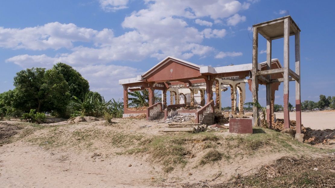 Maison détruite par des inondations à Madagascar.