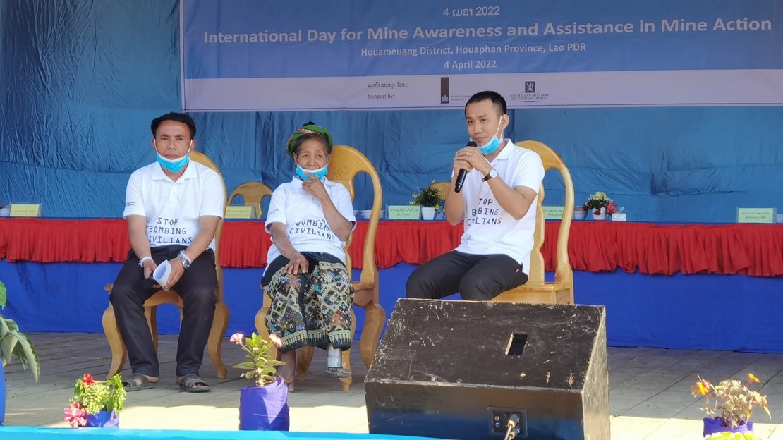 Madame Chanh au Laos lors d'une activité de plaidoyer avec Handicap International
