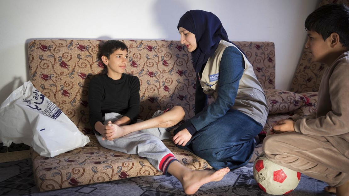 Molham, jeune Syrien de 12 ans réfugié en Jordanie, est accompagné par Handicap International.