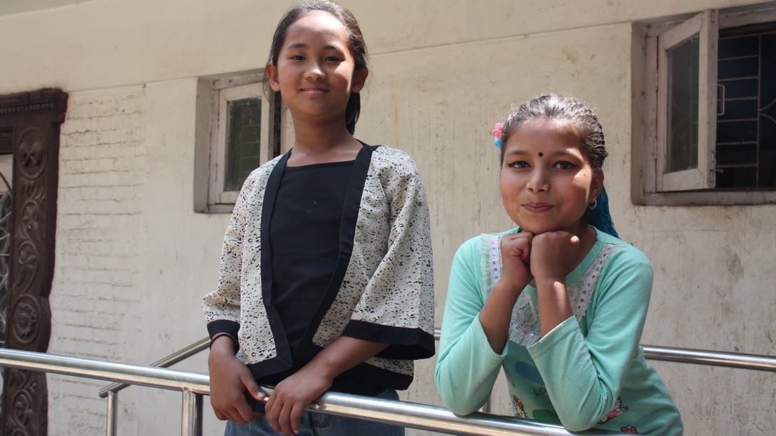 Depuis qu'elles se sont rencontrées à l'hôpital, Nirmala et Khendo sont devenues les meilleures amies