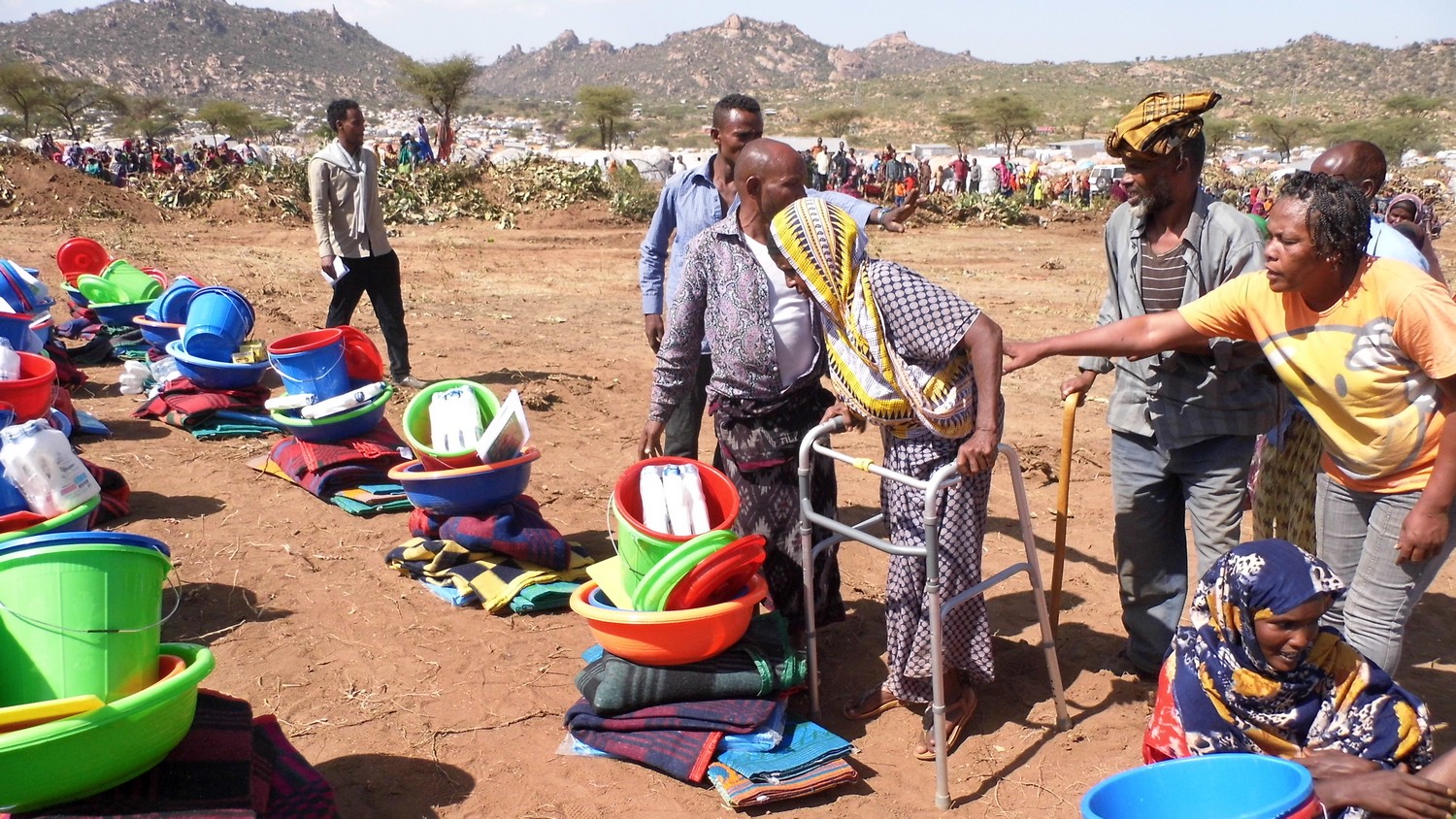 Populations déplacées en Éthiopie, recevant l'aide de Handicap International