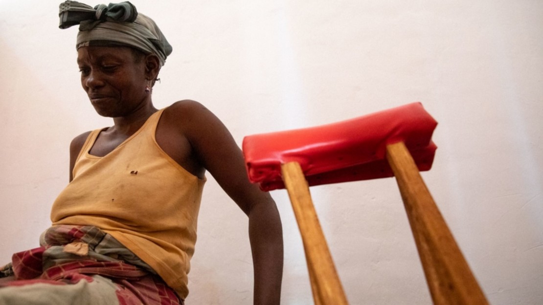 Une femme handicapée prise en charge par Handicap International à Bambari, en République Centrafricaine (RCA)