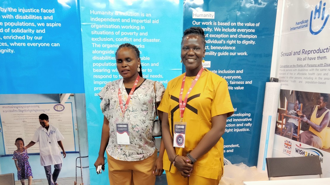 Zekia Musa Ahmed (à gauche) pendant une conférence sur le planning familial à Pattaya, en Thaïlande, en novembre 2022.