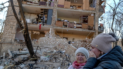 Immeubles détruits par des bombardements dans une ville d'Ukraine © V. de Viguerie / HI