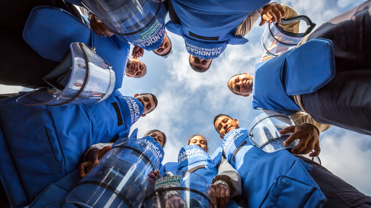 Équipe de démineurs de Handicap International en Colombie