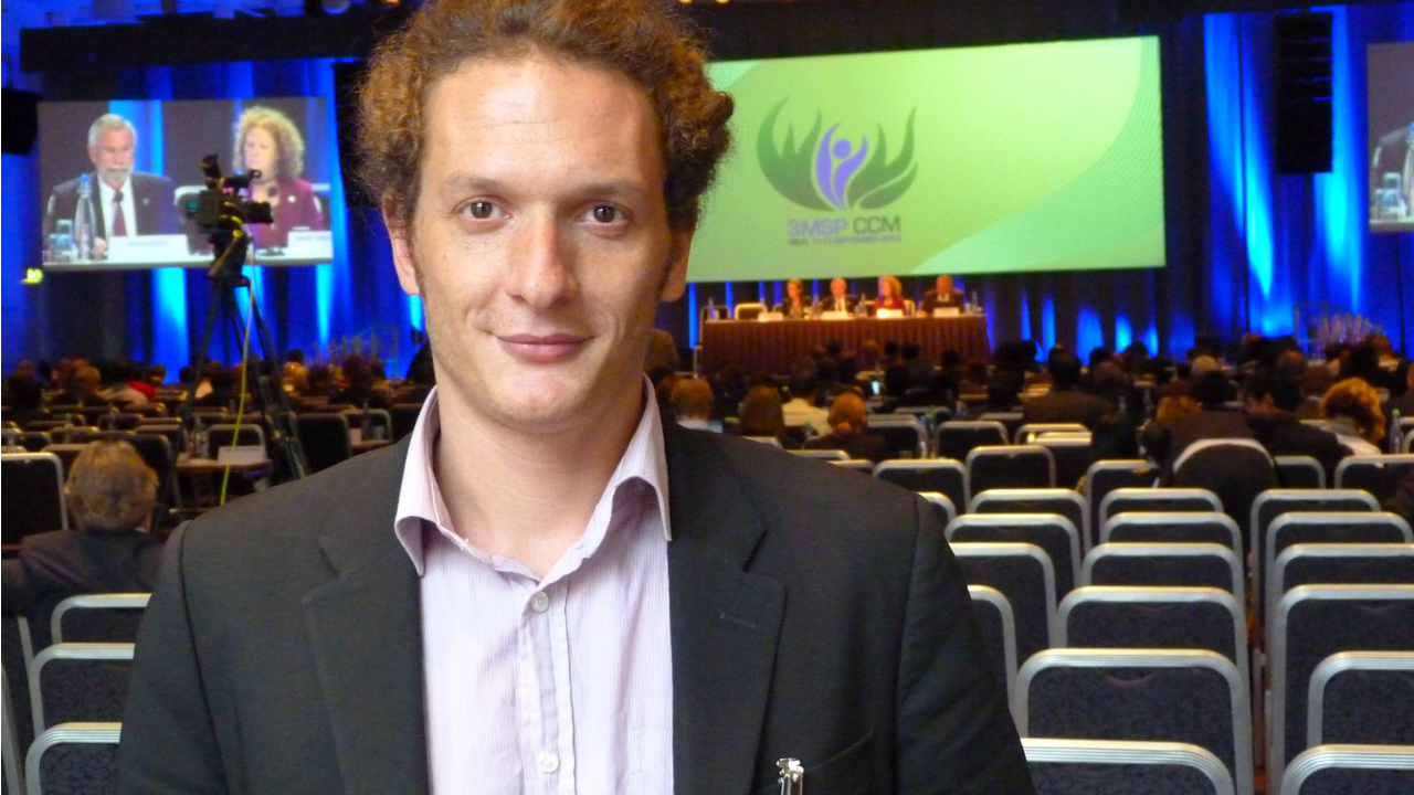 Portrait de Camille Gosselin, responsable plaidoyer humanitaire à Handicap International