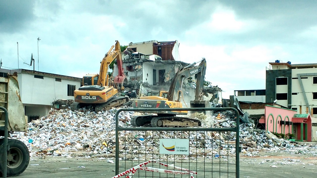 Bâtiments détruits à Portoviejo en Équateur suite au séisme du 16 avril 2016. © Handicap International