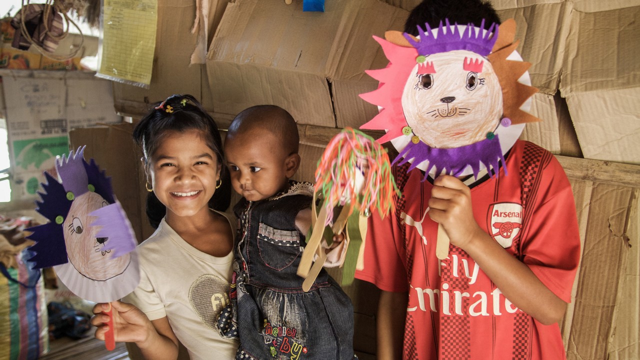 Enfants jouant dans le camp de réfugiés d'Umpiem, en Thaïlande