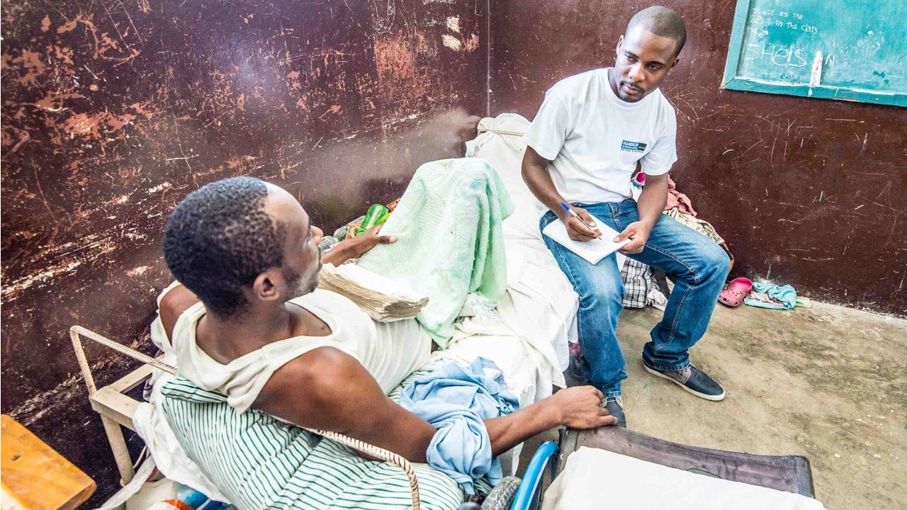 Les équipes de Handicap International sont auprès des blessés après le passage de l'ouragan Matthew aux Cayes en Haïti