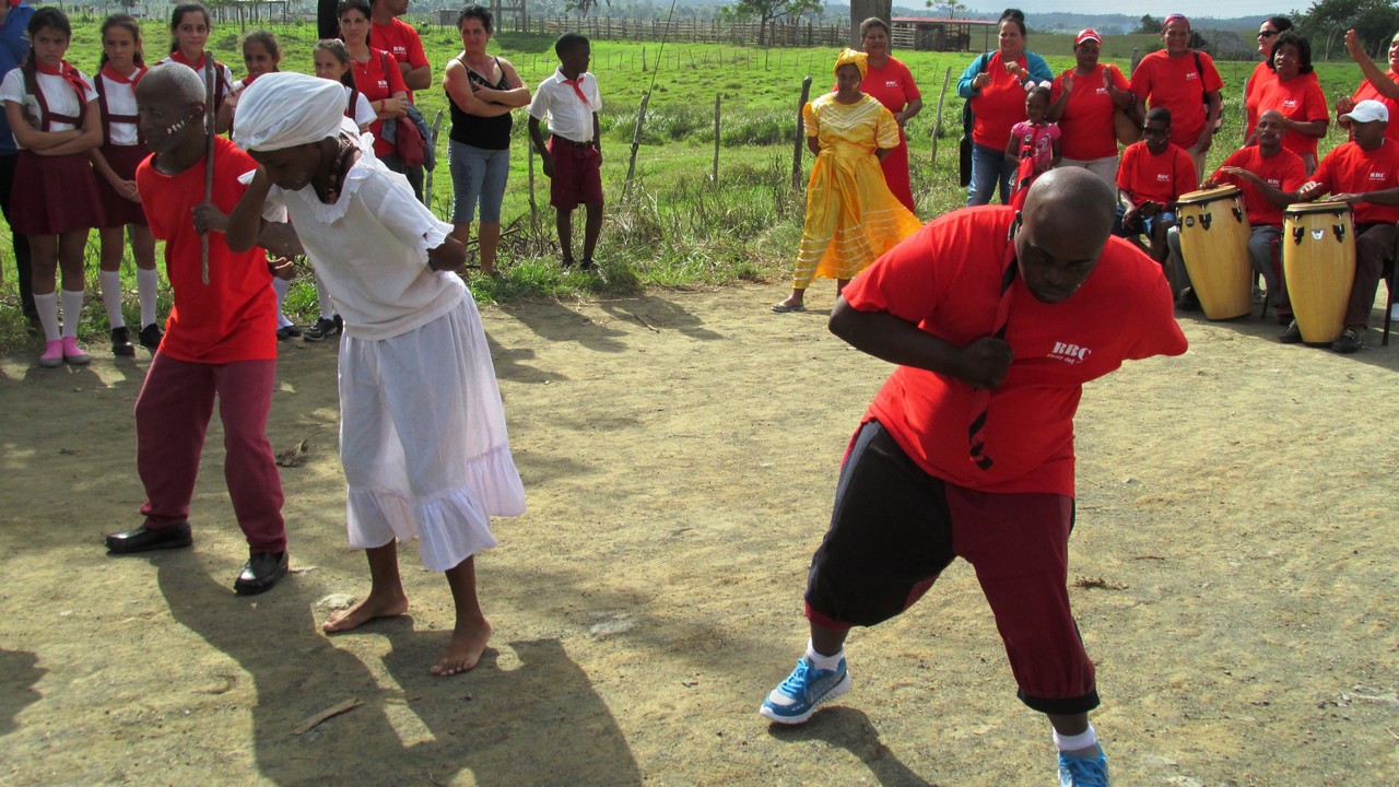 Spectacle de danse organisé dans le cadre du projet de réadaptation à base communautaire de Handicap International à Cuba