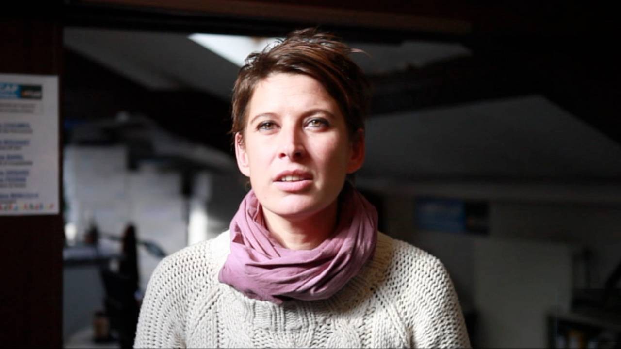 Hélène Robin coordonne les opérations d’urgence depuis le siège de Handicap International