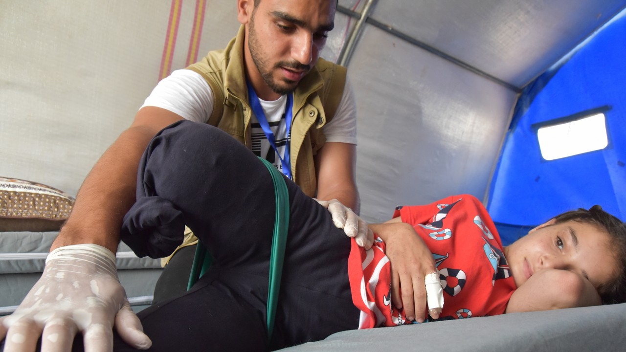 Shahed, jeune Irakienne de 12 ans amputée, victime des combats autour de Mossoul