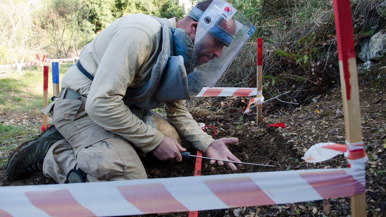 Démineur de Handicap International au Liban