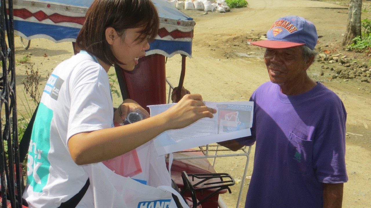 Les équipes de Handicap International aux Philippines se mobilisent depuis l’annonce du typhon Hagupit. L’association travaille à assurer la protection des personnes les plus vulnérables avant l’arrivée du typhon.