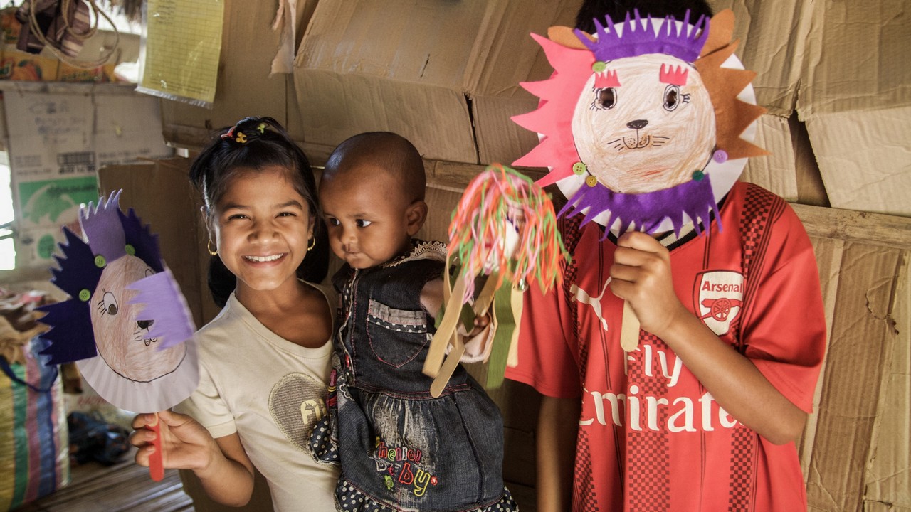 Enfants jouant dans le camp de réfugiés d'Umpiem, en Thaïlande