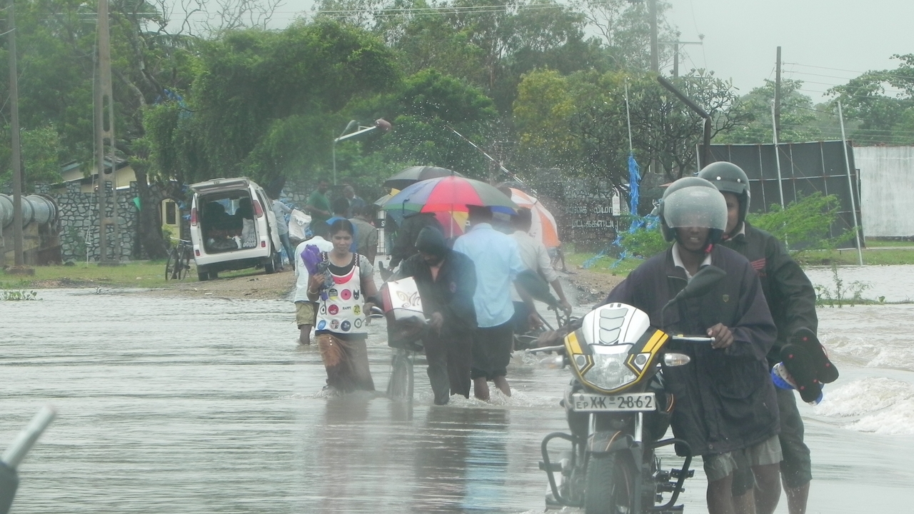 Sri Lanka : pendant plus de dix jours, le Sri Lanka a été touché par des inondations majeures. Handicap International vient en aide aux plus vulnérables dans le district de Batticaloa.