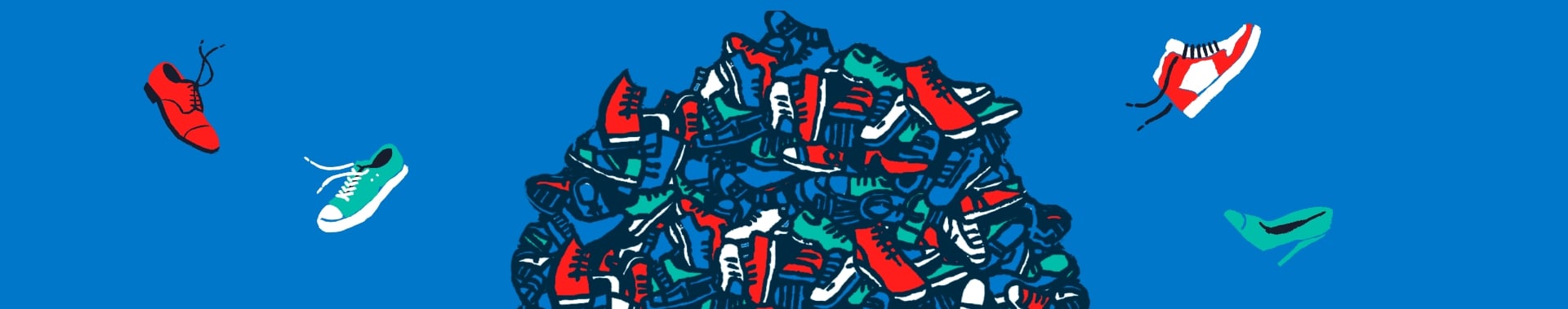 Plusieurs chaussures lancées sur pyramide de chaussures